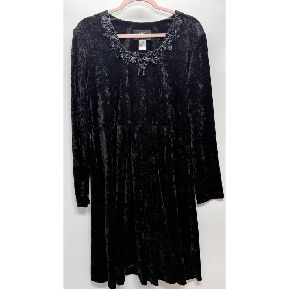 Molly Malloy Black Velvet Dress Beaded Neck Gothic Romantic Whimsigoth 12